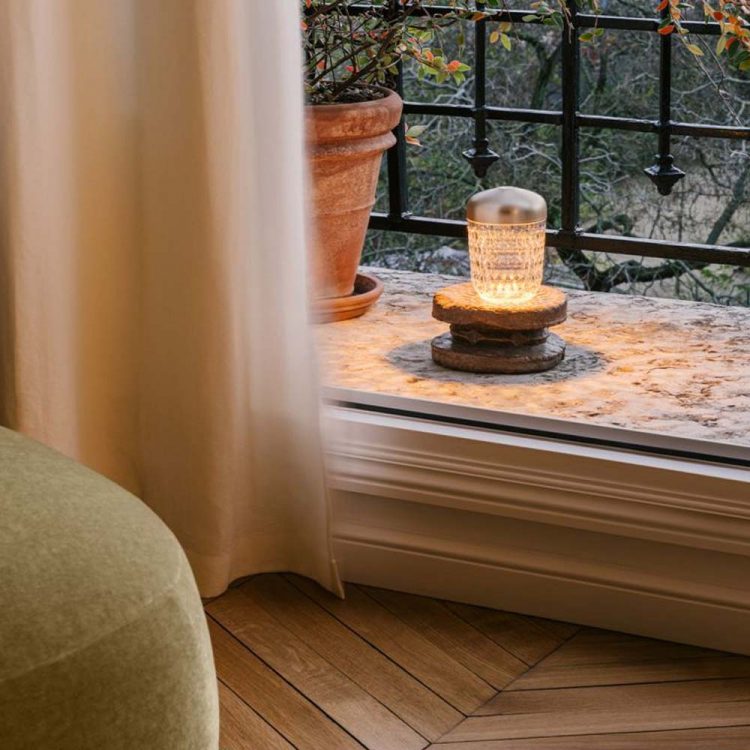 FOLIA MINI PORTABLE LAMP SILVER FINISH